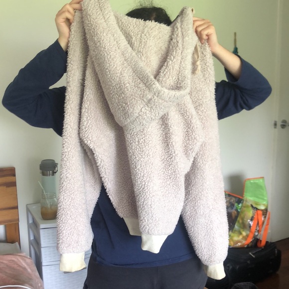 American Eagle fuzzy teddy bear zip up sweatshirt - Picture 2 of 2